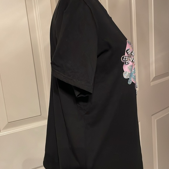 Black T shirt with jeweled pink heart - Picture 5 of 8